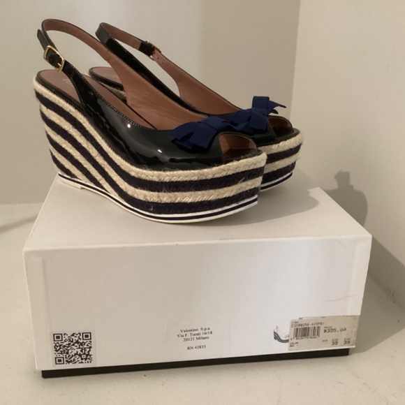 RED V Navy Platform - Picture 3 of 4